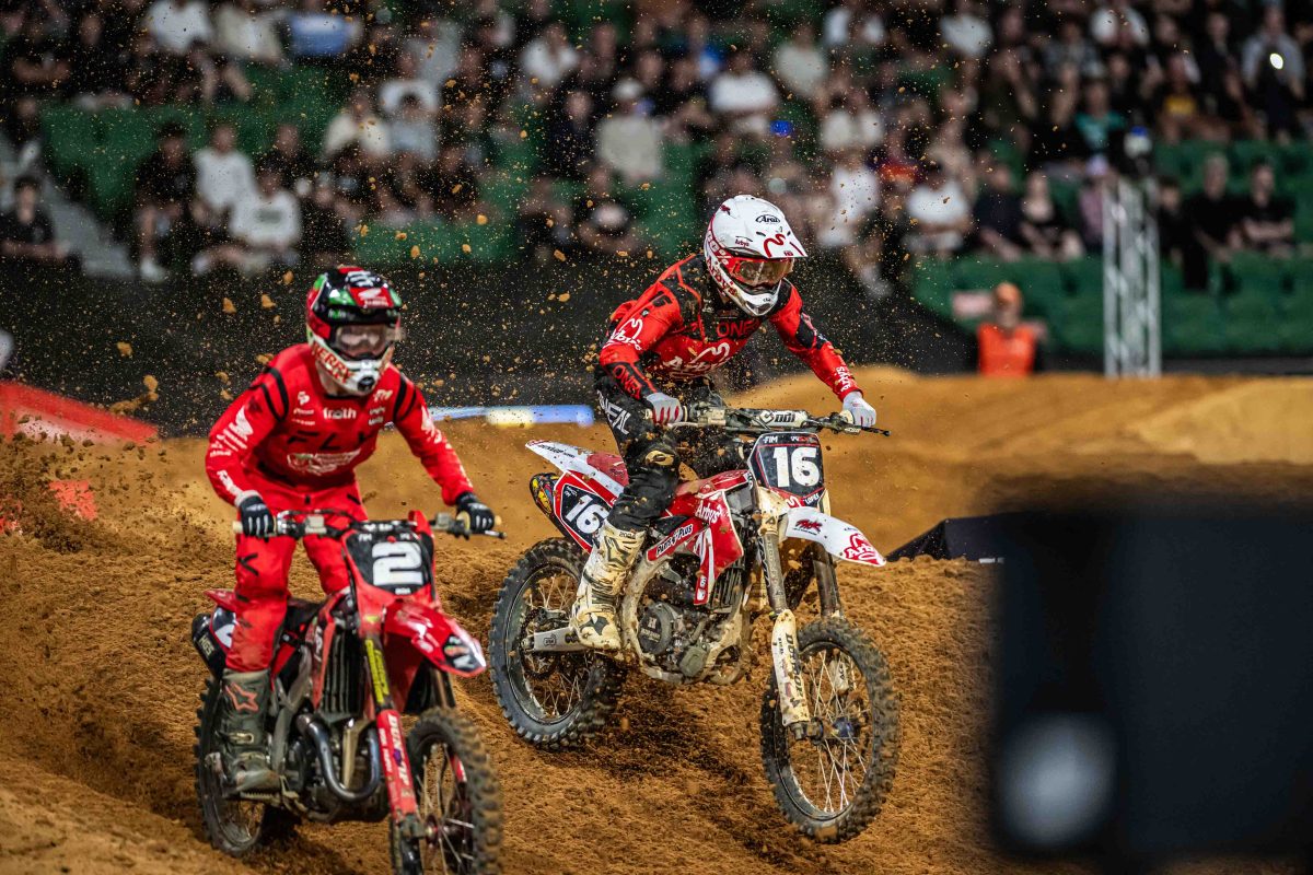 Enzo Lopes racing Cole Thompson in WSX SX2